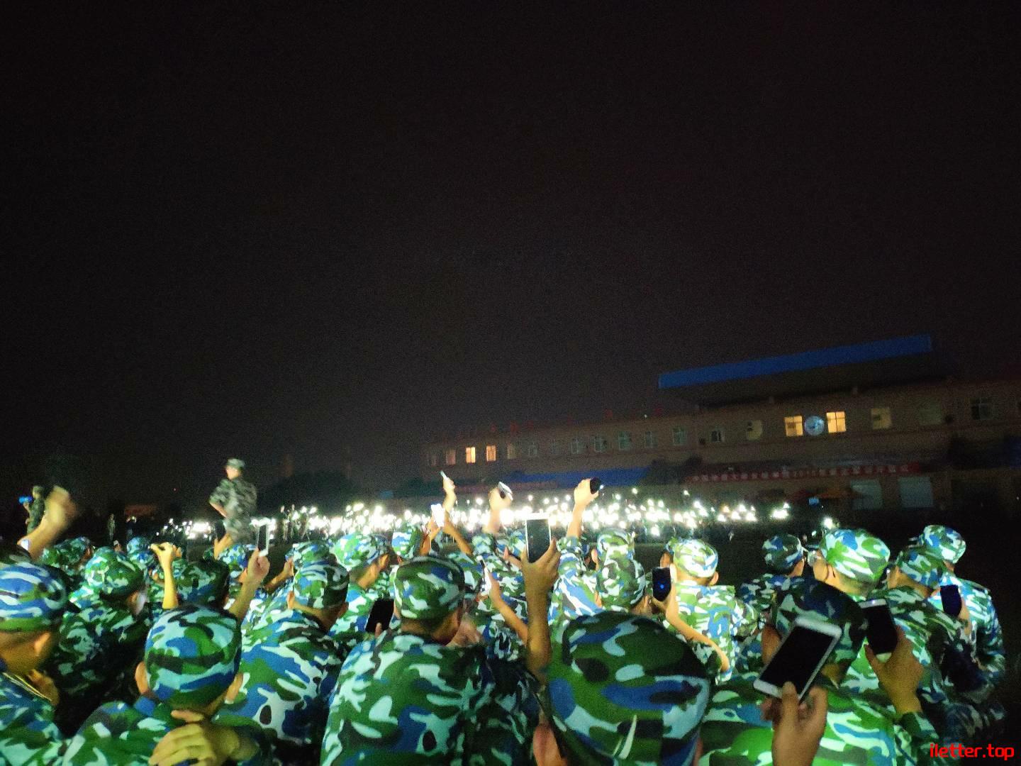 大学军训 (3)